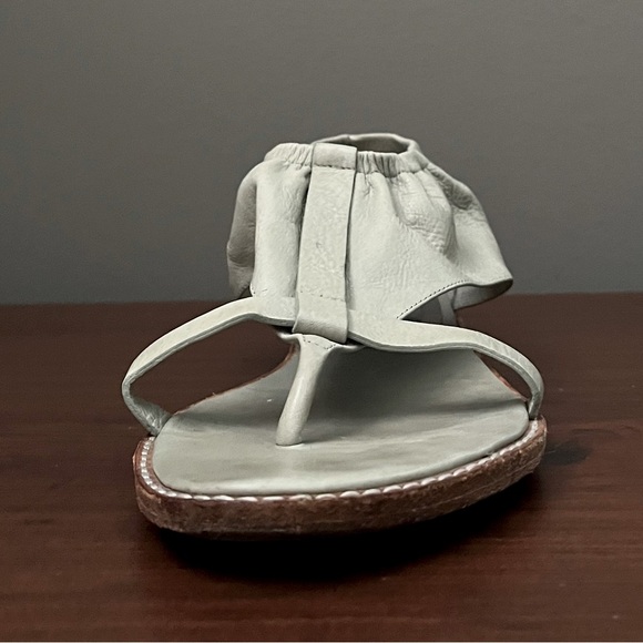 Botkier - Vintage - Ruffle Thongs from Early Collection - Size 9 - Picture 4 of 11